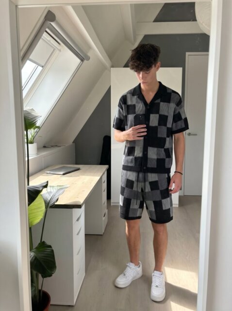 Customer wearing ESSNTL Pixel Set