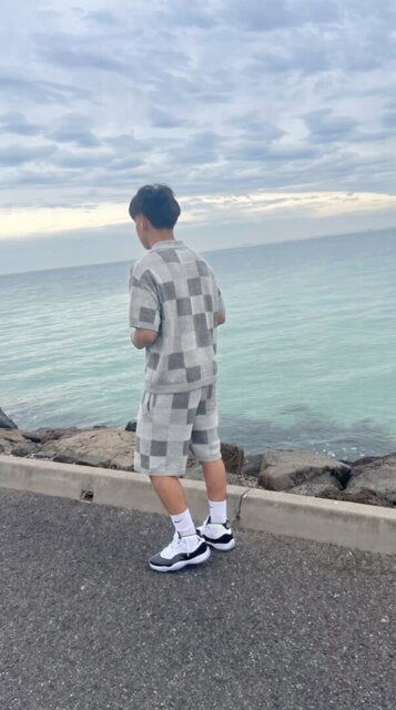 Customer wearing ESSNTL Pixel Set