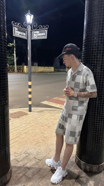Customer wearing ESSNTL Pixel Set