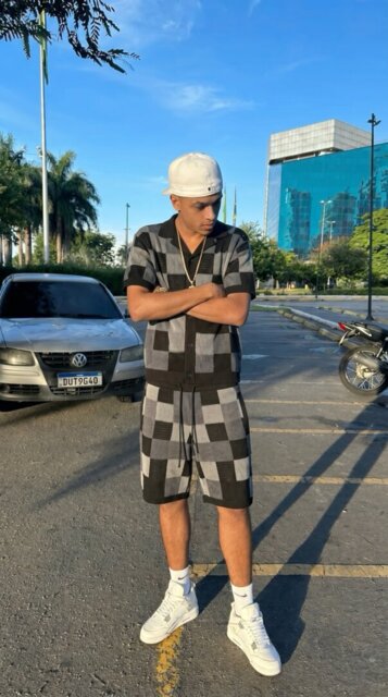 Customer wearing ESSNTL Pixel Set